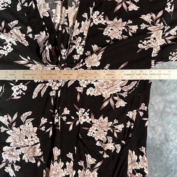 Spiritual Gangster Maya Floral Print Kimono, black and white, sz. OS - Picture 10 of 16